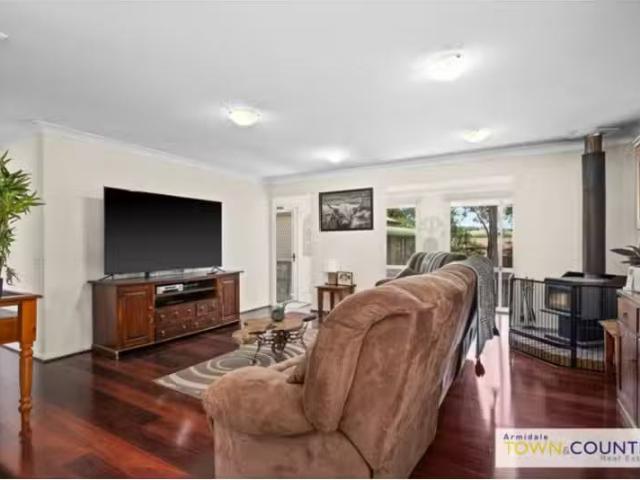 Deal! 28a Martin Street, ARMIDALE House for rent Listed by As.