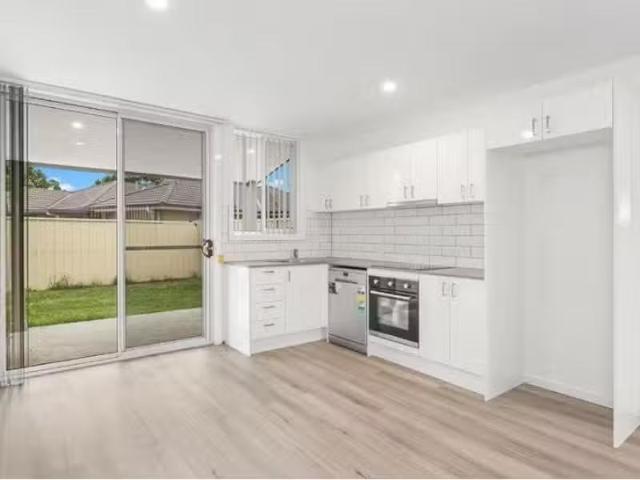 Cozy 28A Boyd Avenue, Metford Townhouse for rent Listed by Le.
