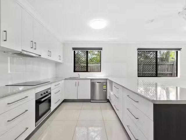 Cheap 2/97 Toolooa Street, South Gladstone, QLD 4680