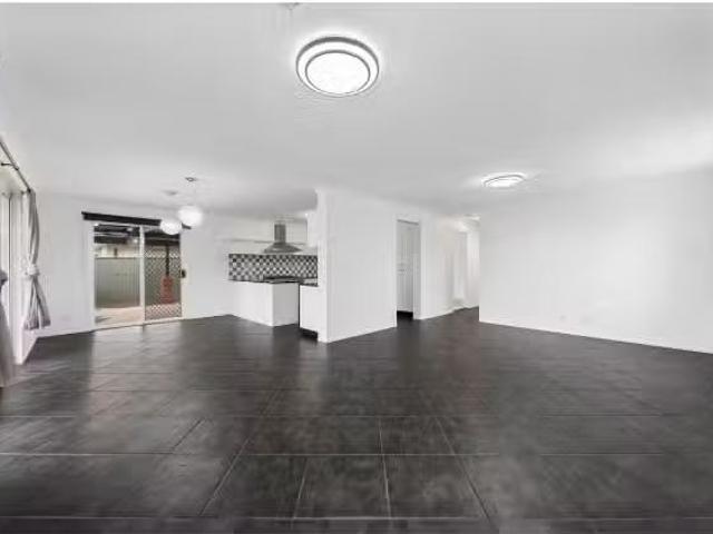 Rental! 298 Prairie Vale Road, Prairiewood House for rent Lis.