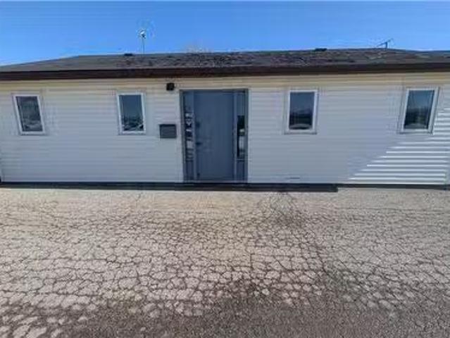 Deal! 2901 Greenfield Road Unit# 1, Ayr, ON, N0B 1E0 commerc.