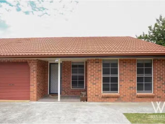 Charming 2/92 Rocket Street, Bathurst Townhouse for rent List.