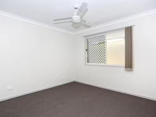 Rental! 2/9 Bridge Street West, Kallangur, QLD 4503