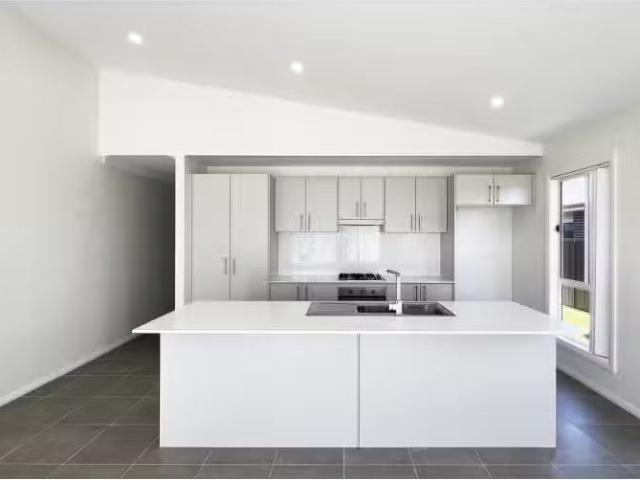 Deal! 29A Matchless Avenue, Goulburn House for rent Listed by.