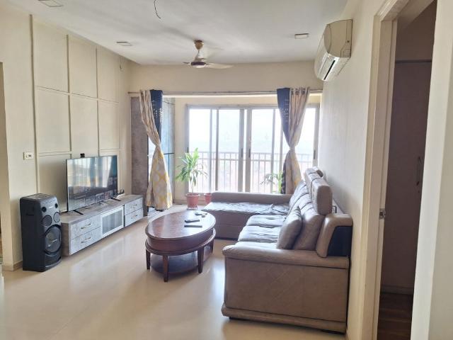 Rental | 2.5 BHK + 800 Sq.Ft. Apartment in Lodha Casa Rio Gold