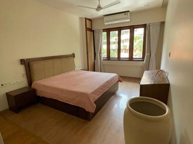 Rental | 2.5 BHK + 810 Sq.Ft. Apartment in Palm Springs Cuffe Parade