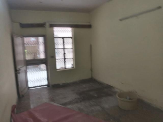 Rental | 2.5 BHK 850 Sq.Ft. Apartment in Mayur Vihar
