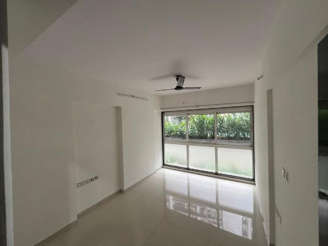 Rental | 2.5 BHK 900 Sq.Ft. Apartment in Godrej Central