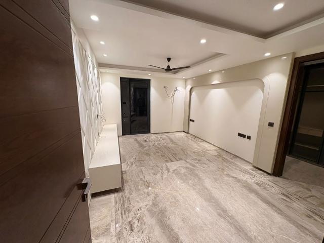 Rental | 2.5 BHK + 1020 Sq.Ft. Apartment in Emaar Emerald Estate