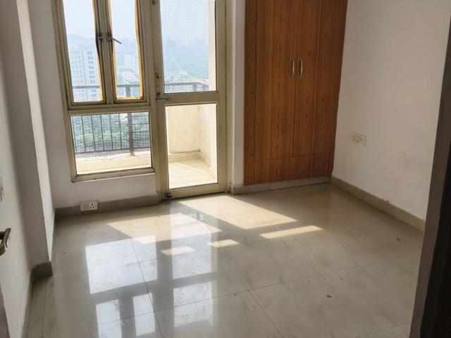 Rental | 2.5 BHK + 1085 Sq.Ft. Apartment in Nimbus The Golden Palm