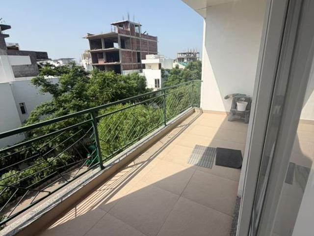 Rental | 2.5 BHK + 1093 Sq.Ft. Apartment in Central Park Flower Valley
