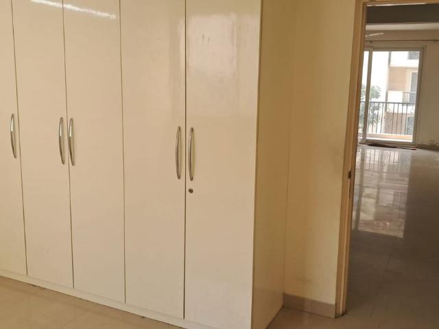 Rental | 2.5 BHK + 1100 Sq.Ft. Apartment in Emaar Emerald Estate
