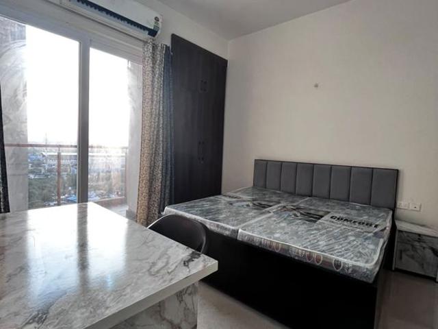 Rental | 2.5 BHK + 1150 Sq.Ft. Apartment in Express Zenith