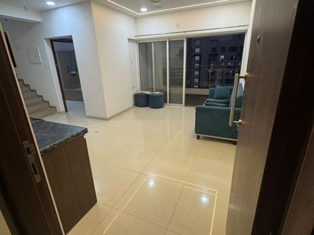 Rental | 2.5 BHK + 1150 Sq.Ft. Apartment in Gera World of Joy
