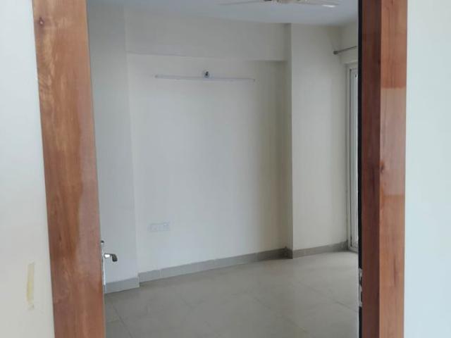 Rental | 2.5 BHK + 1150 Sq.Ft. Apartment in Supertech Cape Town