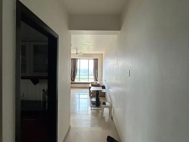 Rental | 2.5 BHK + 1227 Sq.Ft. Apartment in Oberoi Realty Woods