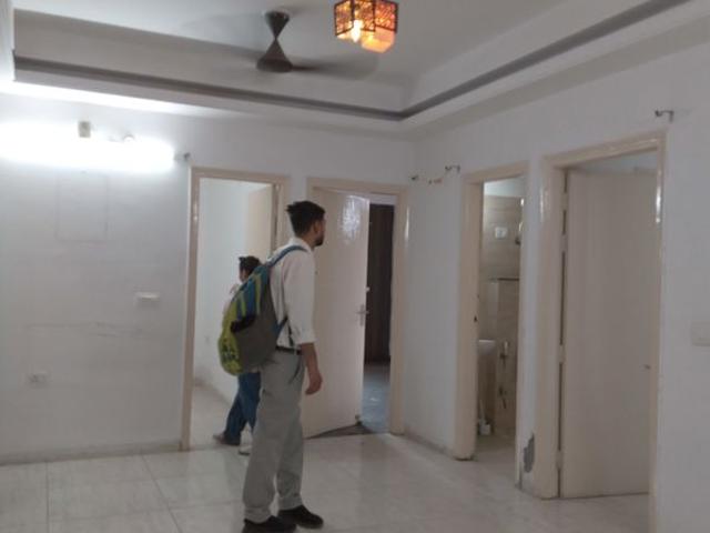 Rental | 2.5 BHK + 1256 Sq.Ft. Apartment in Ajnara Ambrosia