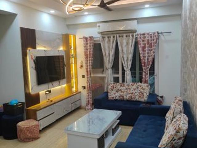 Rental | 2.5 BHK + 1290 Sq.Ft. Apartment in Mahagun Moderne