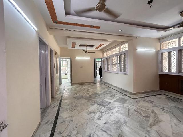 Rental | 2.5 BHK + 1300 Sq.Ft. Apartment in Sector 12 Dwarka