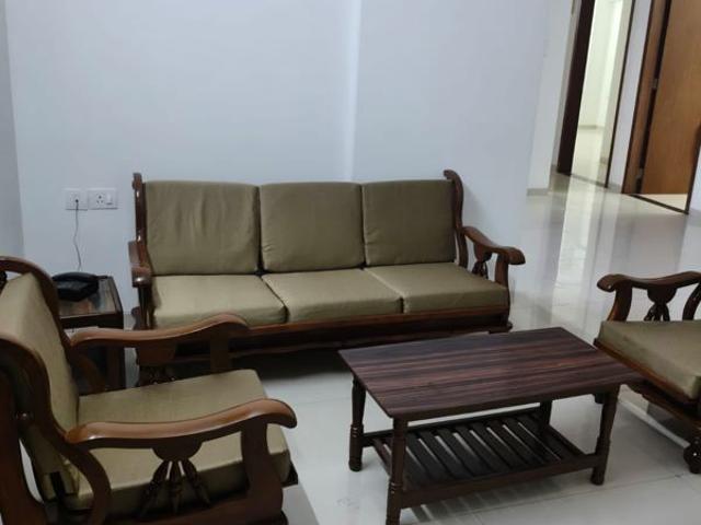 Rental | 2.5 BHK + 1400 Sq.Ft. Apartment in Mount Vert 2