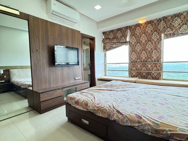 Rental | 2.5 BHK 1430 Sq.Ft. Apartment in Oberoi Realty Woods