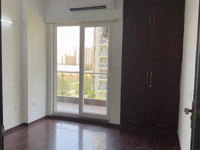 Rental | 2.5 BHK + 1480 Sq.Ft. Apartment in Microtek Greenburg
