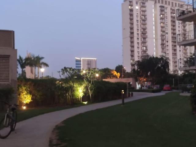 Rental | 2.5 BHK + 1498 Sq.Ft. Apartment in Ireo Uptown