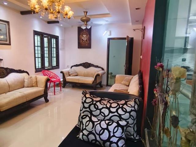 Rental | 2.5 BHK + 1560 Sq.Ft. Apartment in Lahari Harivillu