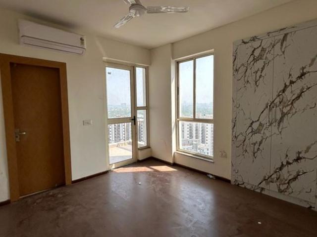 Rental | 2.5 BHK + 1580 Sq.Ft. Apartment in Imperia Esfera