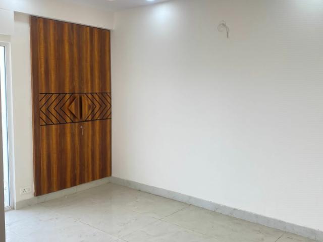 Rental | 2.5 BHK + Extra Room 1650 Sq.Ft. Apartment in VVIP Mangal