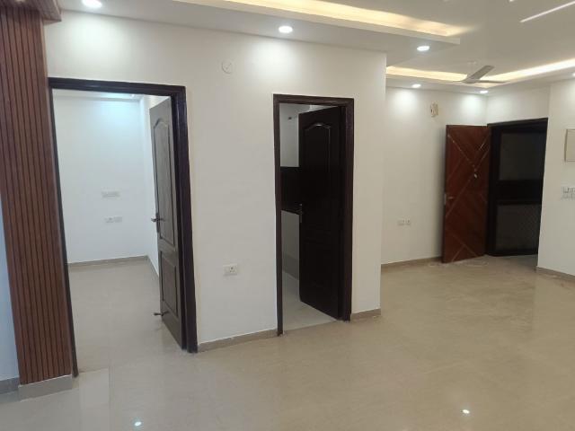 Rental | 2.5 BHK + Extra Room 1670 Sq.Ft. Apartment in VVIP Mangal
