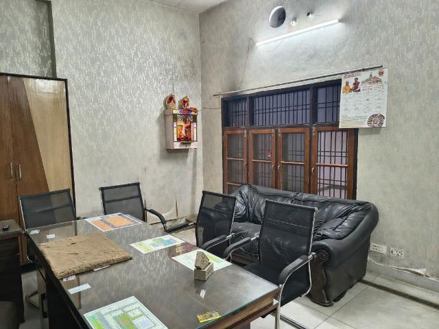 Rental | 2.5 BHK + Pooja Room,Extra Room 2152 Sq.Ft. Independent House in Chinhat