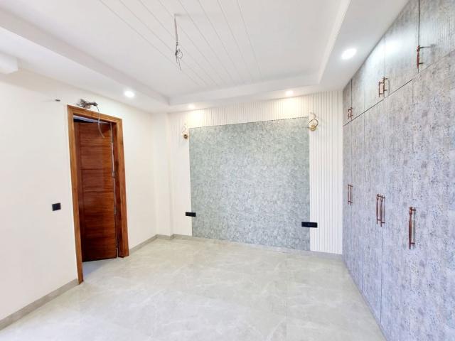 Rental | 2.5 BHK + Pooja Room,Servant Room 1196 Sq.Ft. Apartment in Smart World Gems