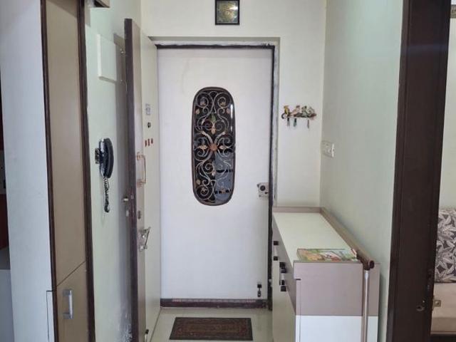 Rental | 2.5 BHK + Pooja Room,Servant Room,Study Room,Extra Room,Basement,Store Room 1185 Sq.Ft. Apartment in Lokhandwala Infrastructure Sapphire Heights