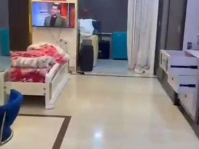 Rental | 2.5 BHK + Prayer Room 950 Sq.Ft. Apartment in Oberoi Springs