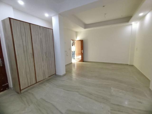 Rental | 2.5 BHK + Prayer Room,Servant Room 300 Sq.Mt. Villa in Sector 29