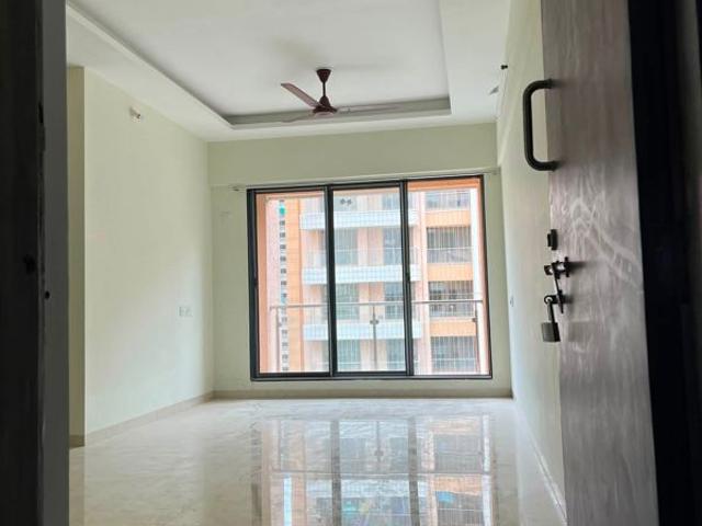 Rental | 2.5 BHK + Prayer Room,Servant Room 750 Sq.Ft. Apartment in HDIL The Meadows