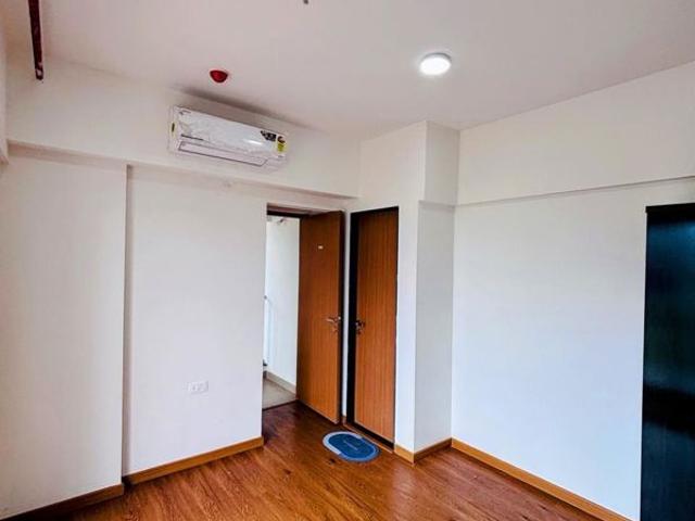 Rental | 2.5 BHK + Prayer Room,Servant Room,Study Room,Extra Room,Basement,Store Room 200 Sq.Ft. Apartment in Vilas Javdekar Yashwin Enchante