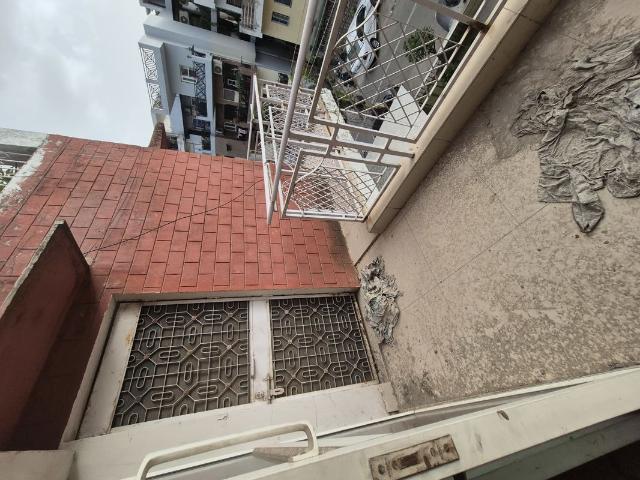 Rental | 2.5 BHK + Servant Room,Study Room 1250 Sq.Ft. Apartment in Mayur Vihar