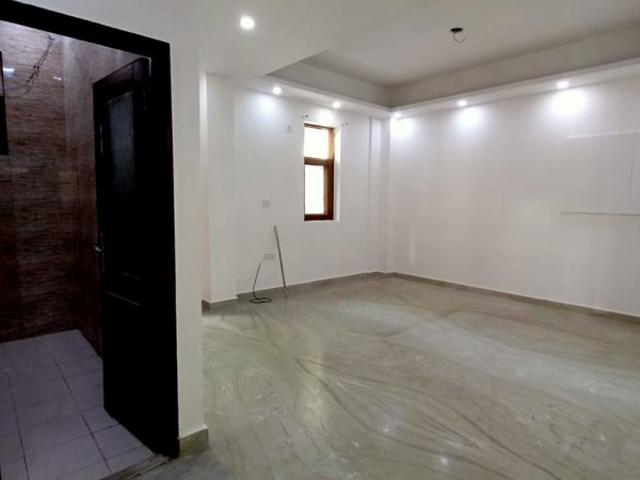 Rental | 2.5 BHK + Servant Room,Study Room 300 Sq.Mt. Villa in Sector 30