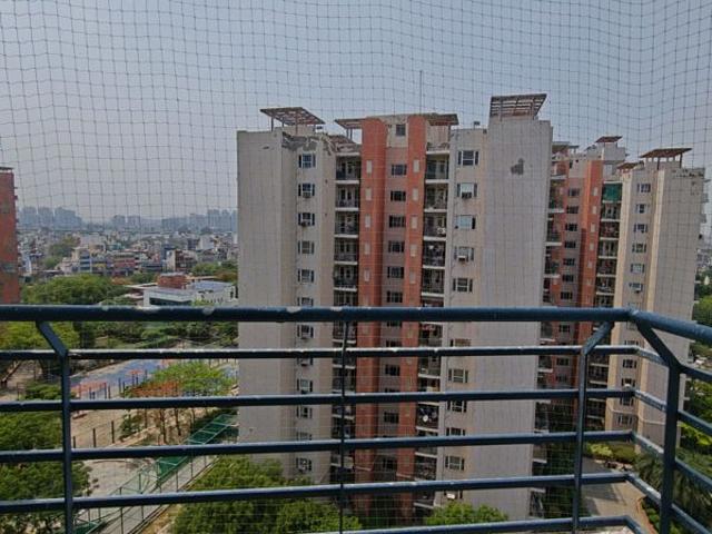 Rental | 2.5 BHK + Store Room 1300 Sq.Ft. Apartment in Mahindra Aura Phase III