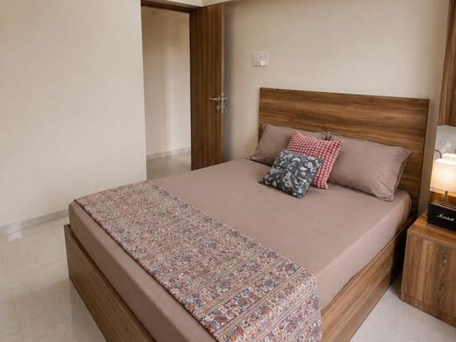 Rental | 2.5 BHK + Store Room 1350 Sq.Ft. Apartment in Evershine Embassy