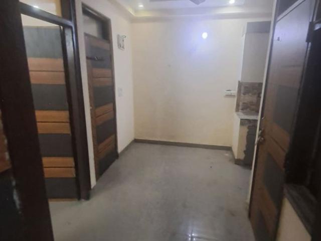 Rental | 2.5 BHK + Study Room,Basement 1095 Sq.Ft. Apartment in Maxblis White House