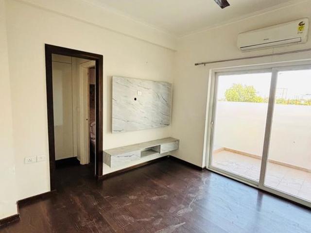 Rental | 2.5 BHK + Study Room,Basement 1350 Sq.Ft. Apartment in Shree Vardhman Victoria