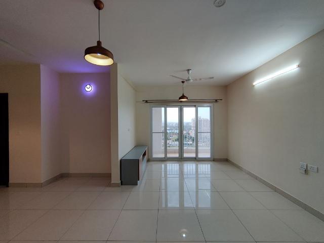 Rental | 2.5 BHK + Study Room,Store Room 1445 Sq.Ft. Apartment in Shriram Luxor