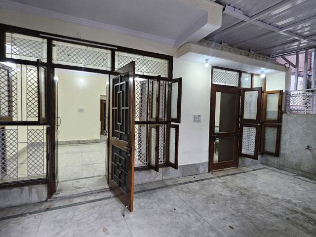 Rental | 2.5 BHK + Study Room,Store Room 900 Sq.Ft. Apartment in Dilshad Garden