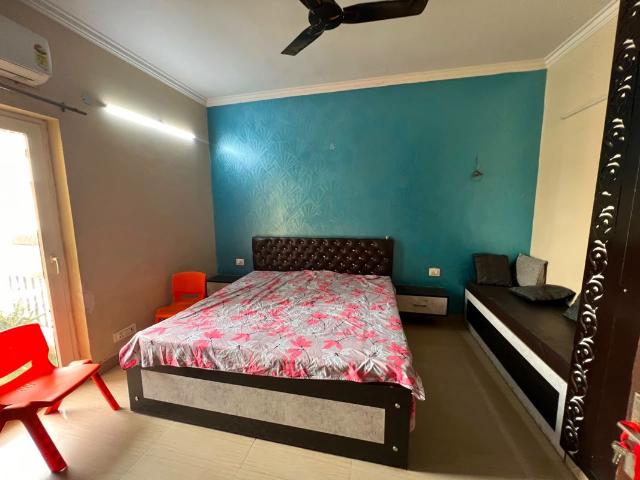 Rental | 2.5 BHK + Study Room 1110 Sq.Ft. Apartment in Paramount Floraville