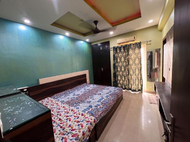 Rental | 2.5 BHK + Study Room 1290 Sq.Ft. Apartment in Paramount Floraville