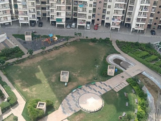 Rental | 2.5 BHK + Study Room 1295 Sq.Ft. Apartment in Supertech Ecociti