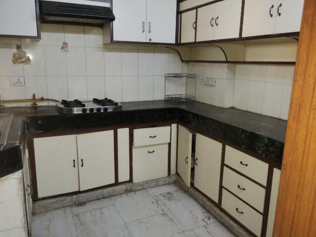 Rental | 2.5 BHK + Study Room 1350 Sq.Ft. Apartment in Mayur Vihar